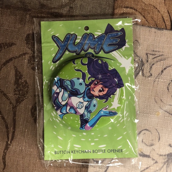 Yume button keychain bottle opener - Picture 2 of 3